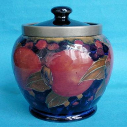 Moorcroft Pomegranate Tobacco Jar. Circa 1912