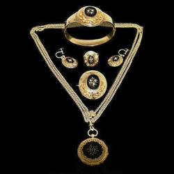 Suite of 15 carat Gold, Enamel & Diamond Mourning Jewellery. Circa 1850