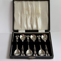 Boxed Set of Six Arts and Crafts Silver Tea Spoons
