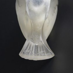 René Lalique 'Moineau Fier' (Sparrow) Paperweight