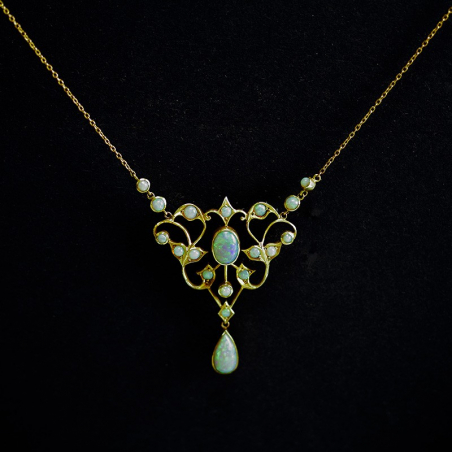 Art Nouveau 9ct Gold and Opal Pendant Necklace (c.1900)