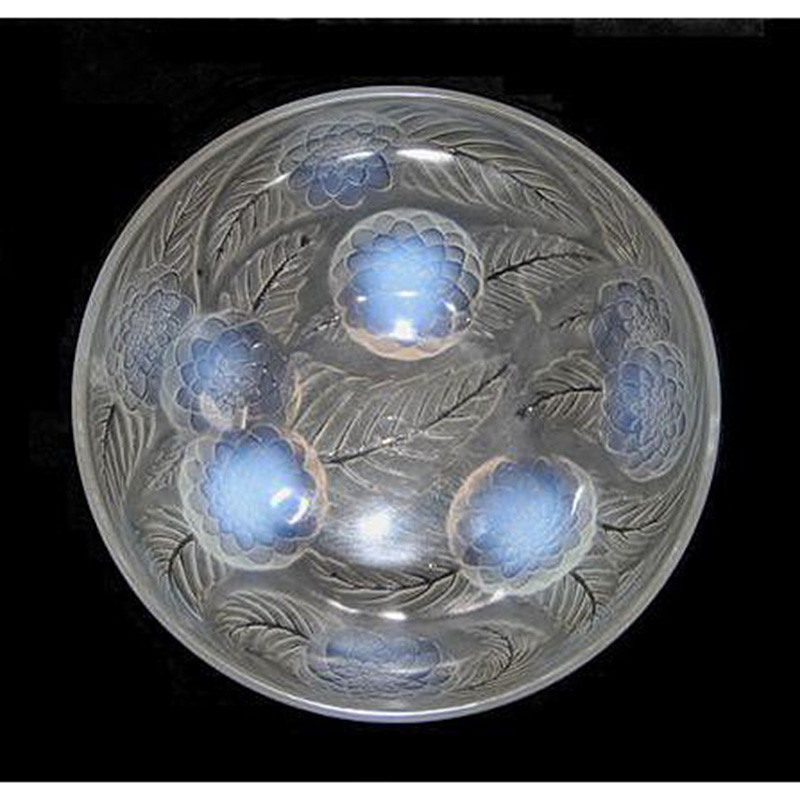 R Lalique Dahlias opalescent glass bowl (c.1921)