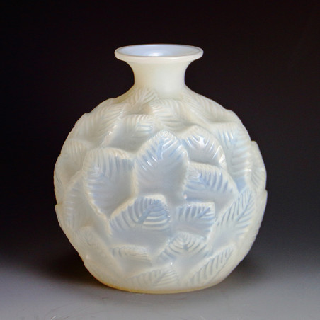 Rene Lalique Ormeaux Vase (c.1926)