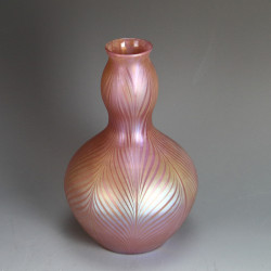 Johann Loetz Art Nouveau Phänomen Genre Iridescent Feathered Glass Vase