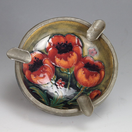 William Moorcroft Poppy Design Ashtray (c.1920) William Moorcroft Poppy Design Ashtray (c.1920)