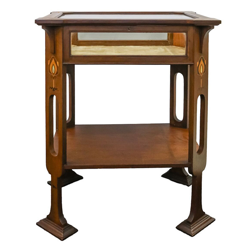 Art Nouveau Mahogany Bijouterie Table (c.1900)